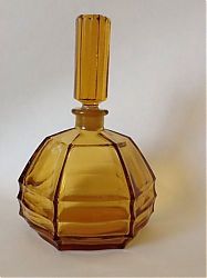 Mystery__131_amber2C_perfume_flask2C_Czecholslovakia2C_14cm_h_-_c__tomcjwatson_1_3.JPG
