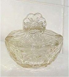 unknown_clear_flower_powder_pot.jpg