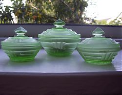 frosted-green-pots_Hil-glassaddict_03.jpg